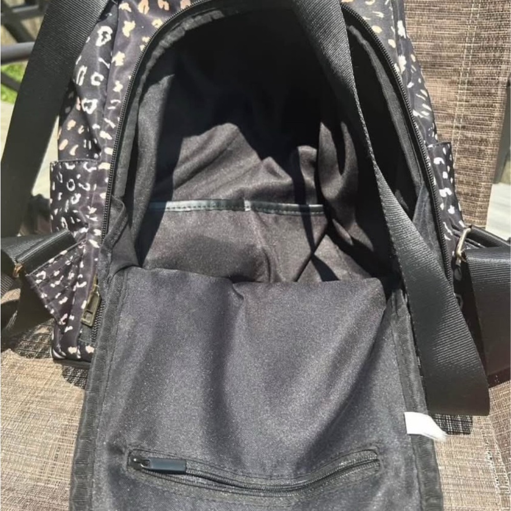 Chic Leopard Print Women's Backpack - image 3